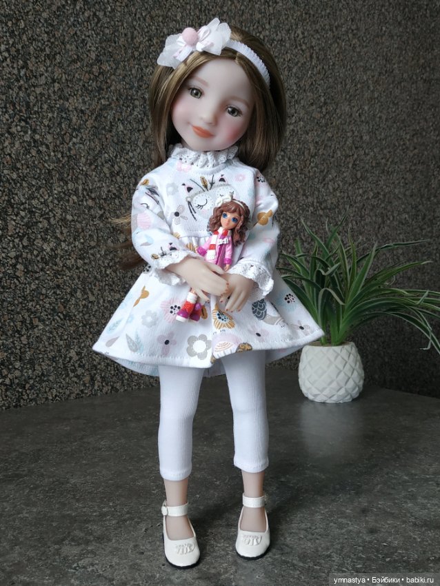 Ruby Red любимая кукла играет в куклы (фото 5)