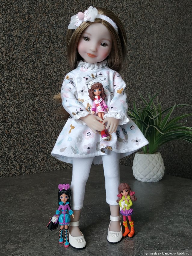 Ruby Red любимая кукла играет в куклы (фото 3)