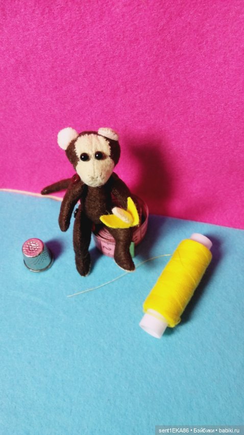 Озорная обезьянка — Авторские игрушки из разных материалов: синельная проволока