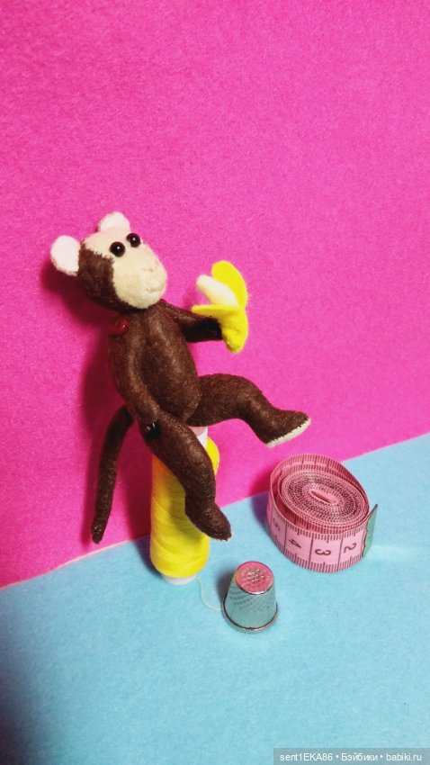 Озорная обезьянка — Авторские игрушки из разных материалов: синельная проволока (фото 6)