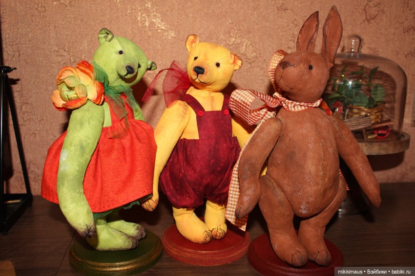 Трио к выставке на Тишинке