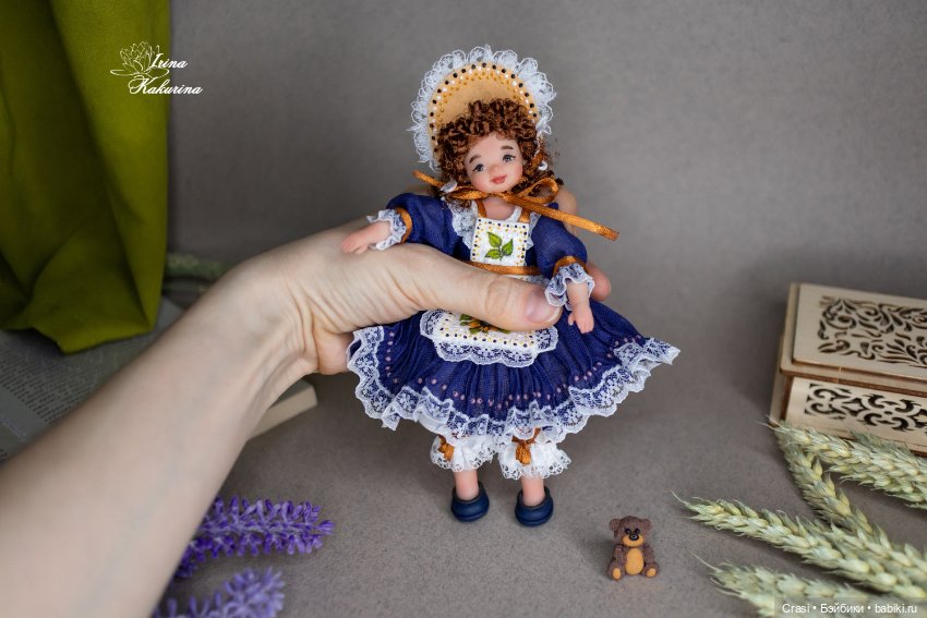 Девочка с хвостиками — Авторские миниатюрные куклы: лепка (фото 4)