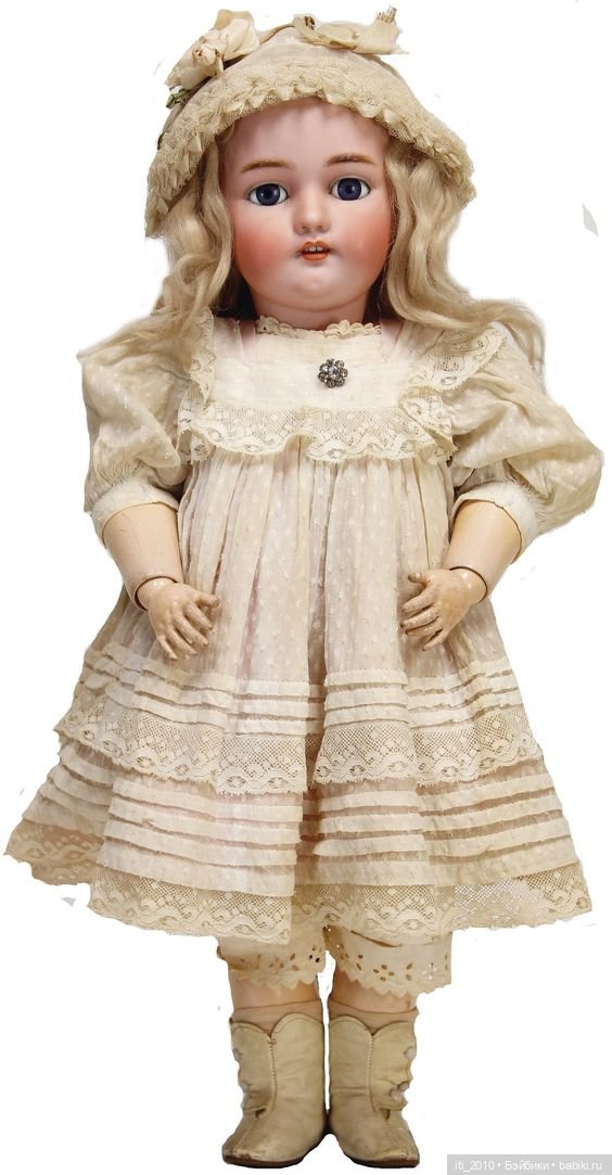 Простое белое платьице для антикварной девочки (ну или капля вдохновения на остаток дня)