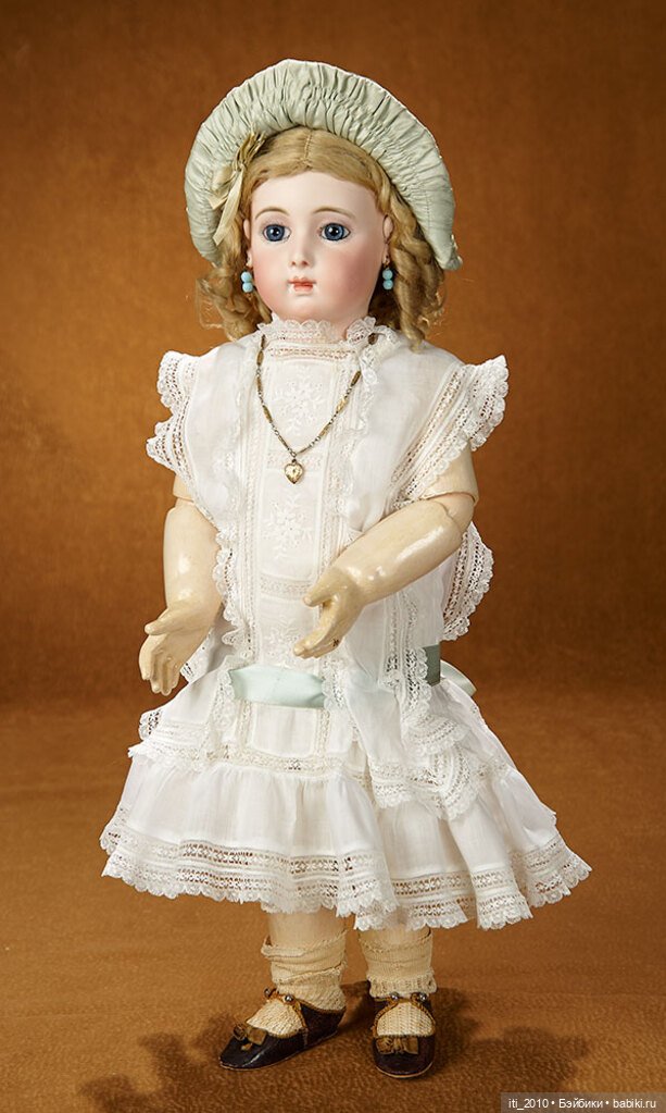 Простое белое платьице для антикварной девочки (ну или капля вдохновения на остаток дня)