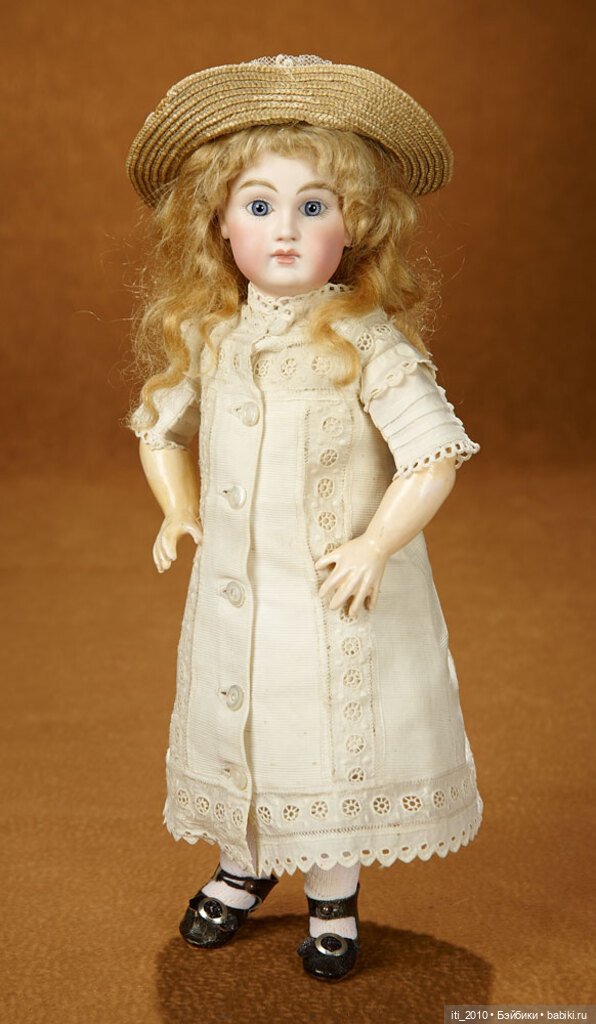 Простое белое платьице для антикварной девочки (ну или капля вдохновения на остаток дня)