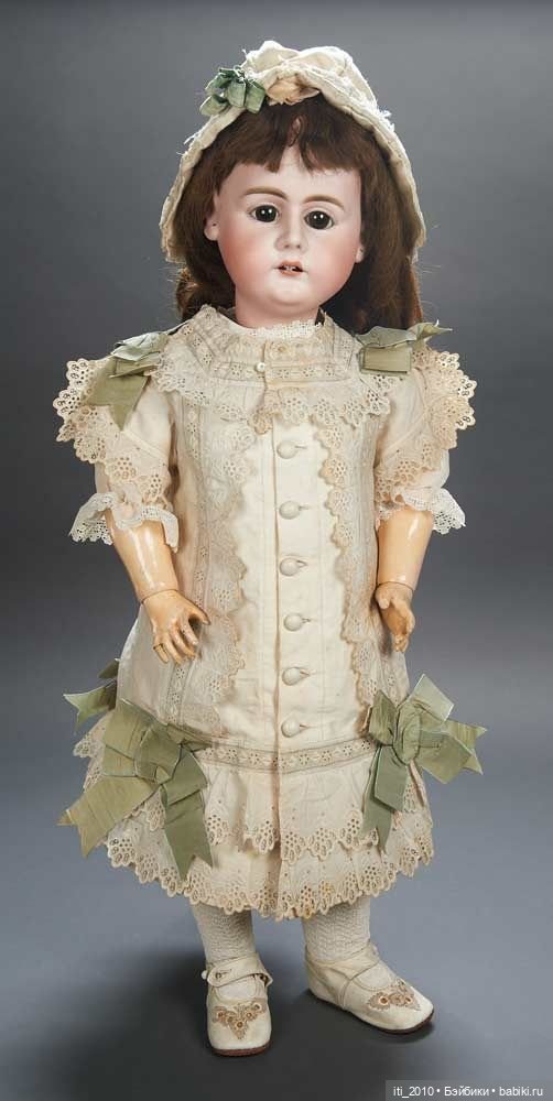 Простое белое платьице для антикварной девочки (ну или капля вдохновения на остаток дня)