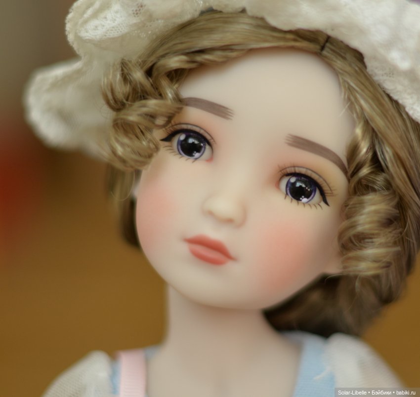 Пасхальный зайчик Avril Ruby Red Fashion Friends