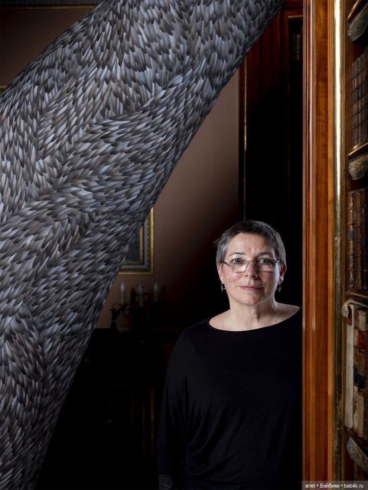 Скульптуры из перьев Кейт МакГвайр (Kate MccGwire) (фото 4)