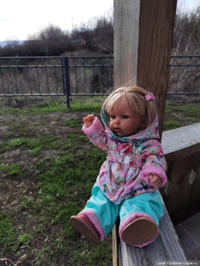 Апрель. Прогулка (пепита Антонио Хуан и оливия Вестида де Азул)