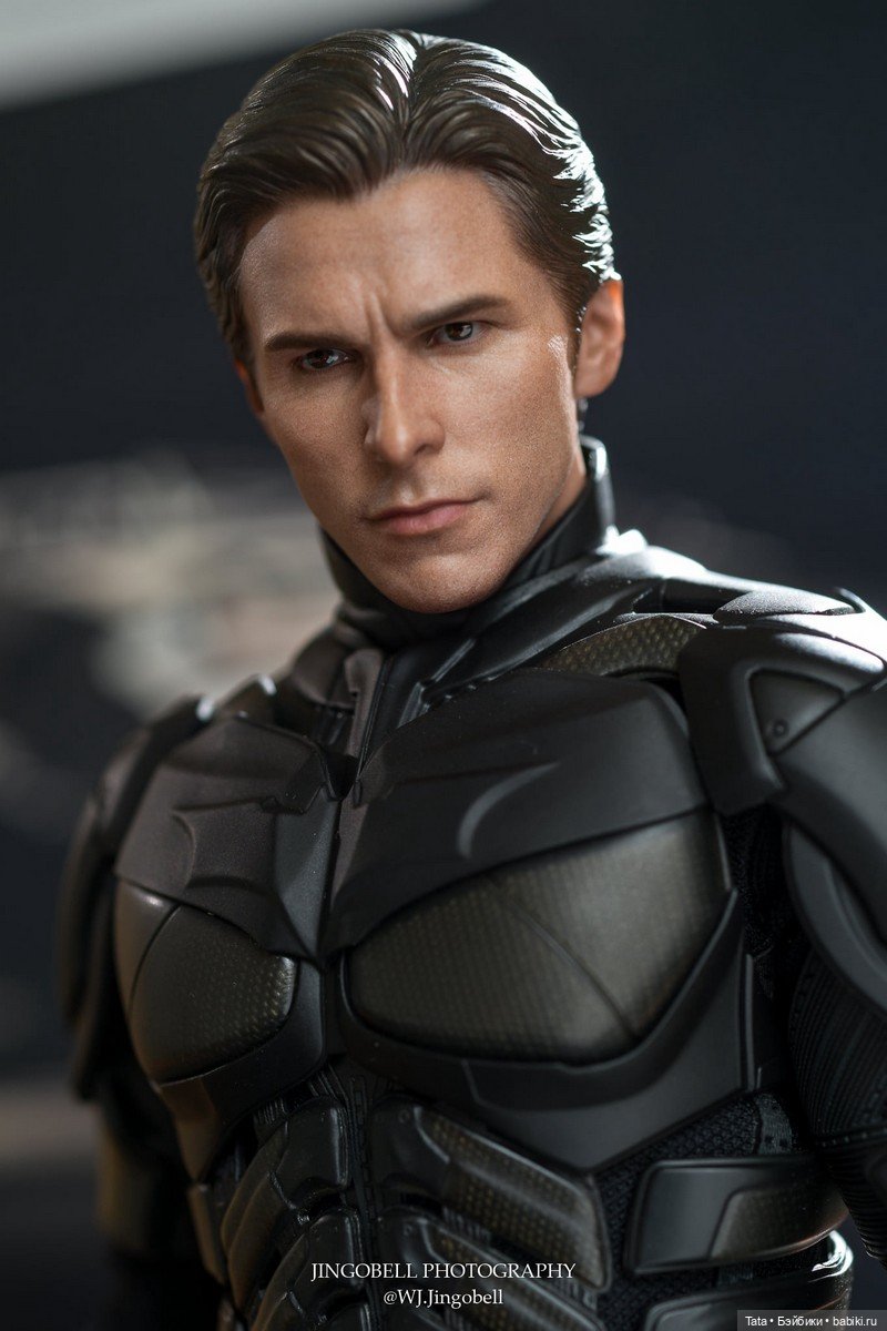 В Гонконге состоялся релиз фигурки Бэтмена в масштабе 1/6 от Hot Toys (фото 5)