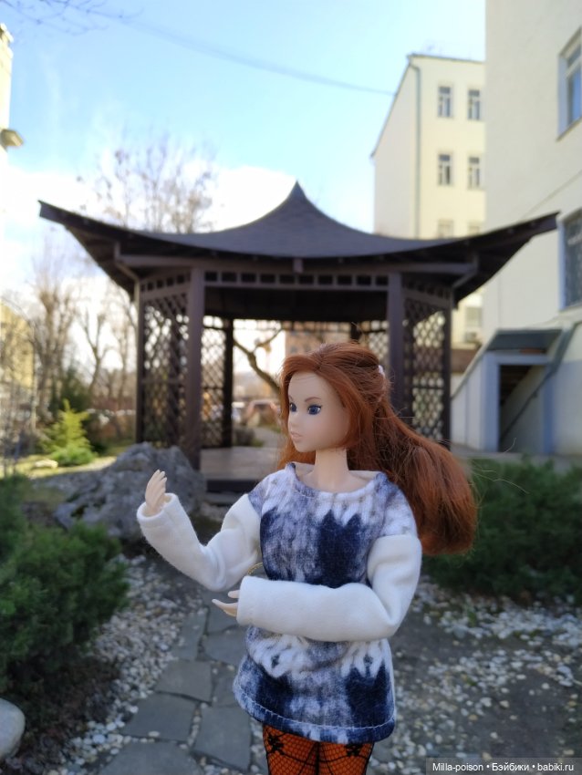 Momoko посещает Московский зоопарк