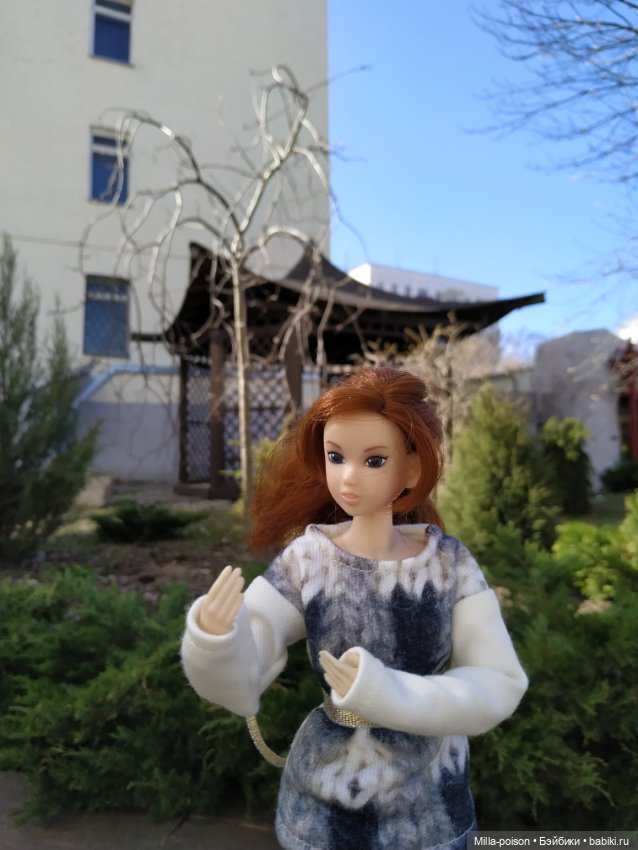Momoko посещает Московский зоопарк