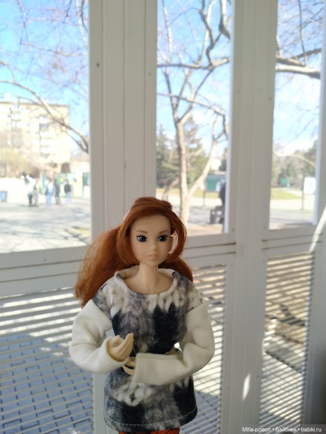 Momoko посещает Московский зоопарк