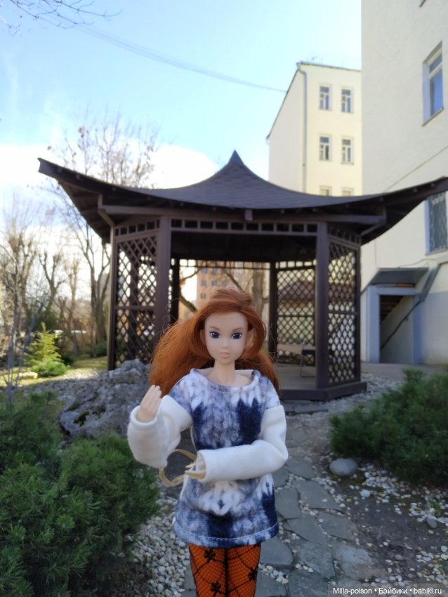 Momoko посещает Московский зоопарк