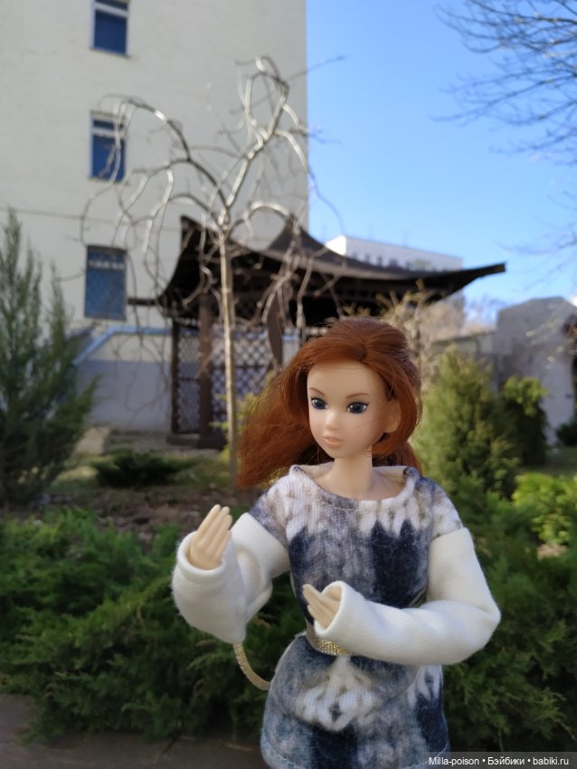 Momoko посещает Московский зоопарк