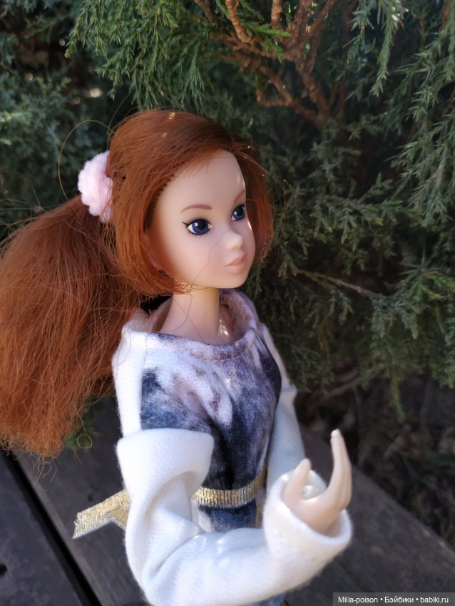 Momoko посещает Московский зоопарк