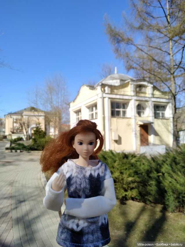 Momoko посещает Московский зоопарк