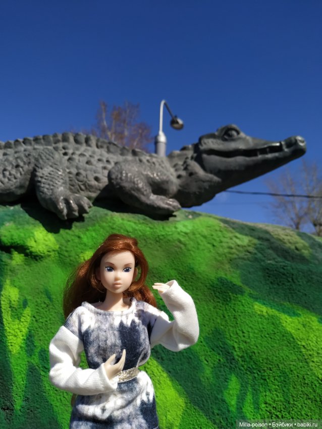 Momoko посещает Московский зоопарк