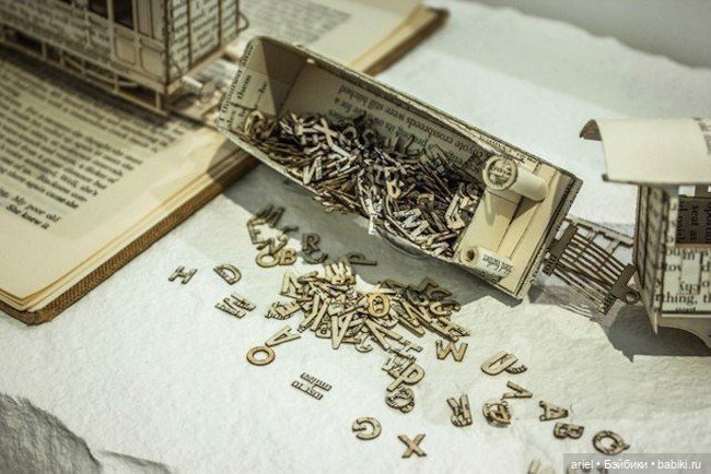 Книжные скульптуры Томаса Уайтмана (фото 7)