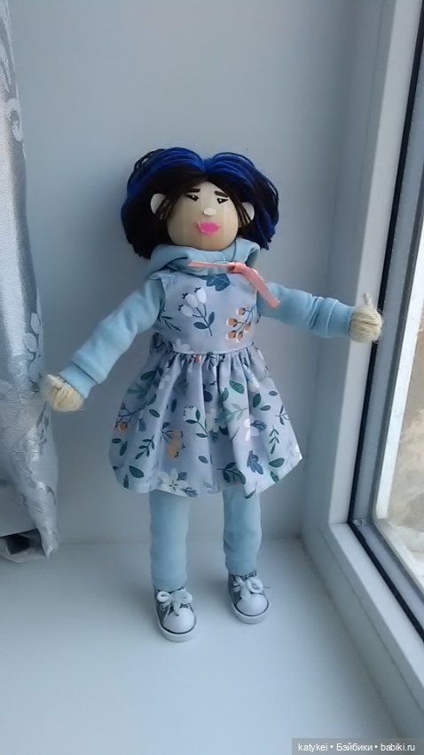 Лаура поздравляет с Пасхой. И новый аут (фото 2)