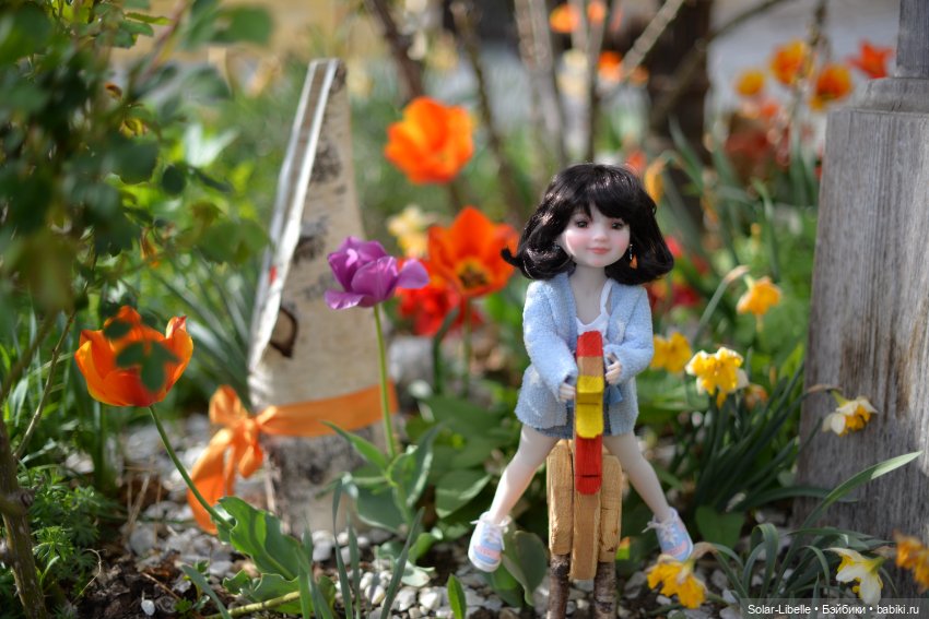 Скарлет Ruby Red на прогулке