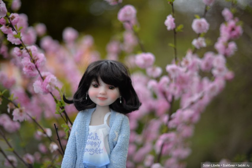 Скарлет Ruby Red на прогулке