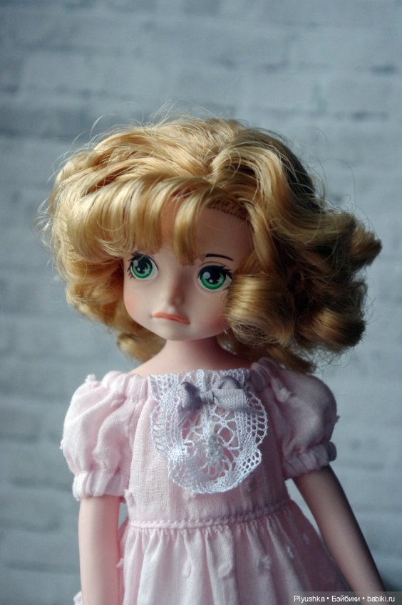 Лулу - девочка с большими грустными глазами