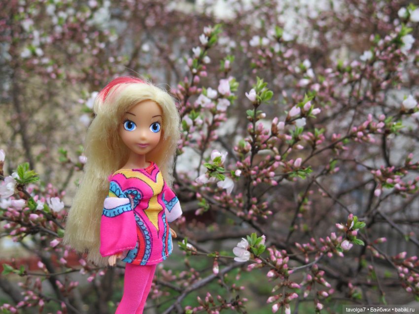Винтаж и современная девушка 1/12 и весна