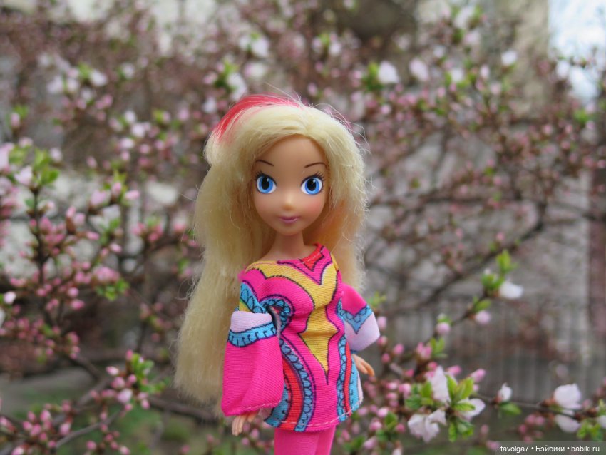 Винтаж и современная девушка 1/12 и весна