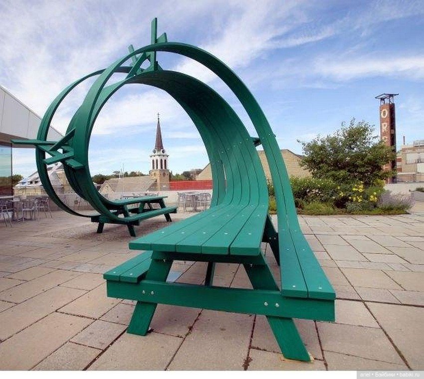 Оригинальные деревянные столы от Майкла Бейтса