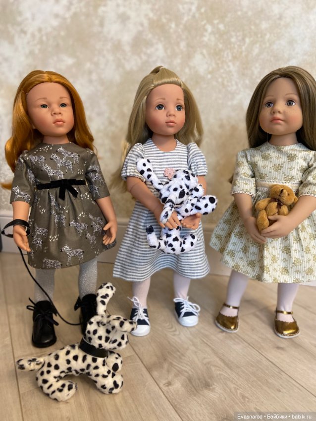 Куклы Готц знакомятся и примеряют платья