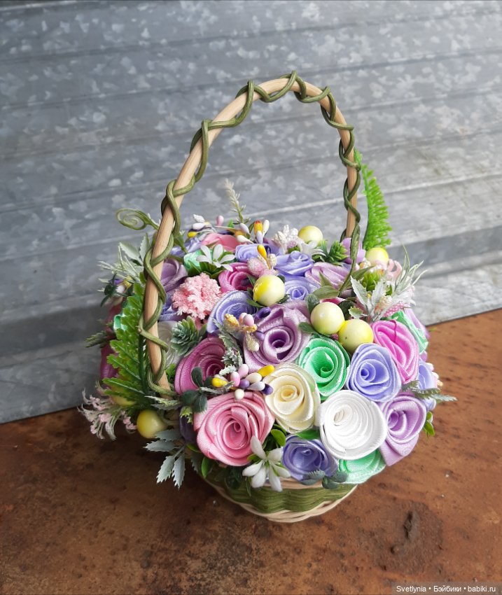 Корзинка с розами — Авторские игрушки из разных материалов: синельная проволока (фото 2)