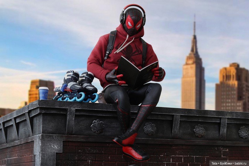 Hot Toys - Человек-Паук Майлза Моралеса в формате 1/6 в худи и с котиком