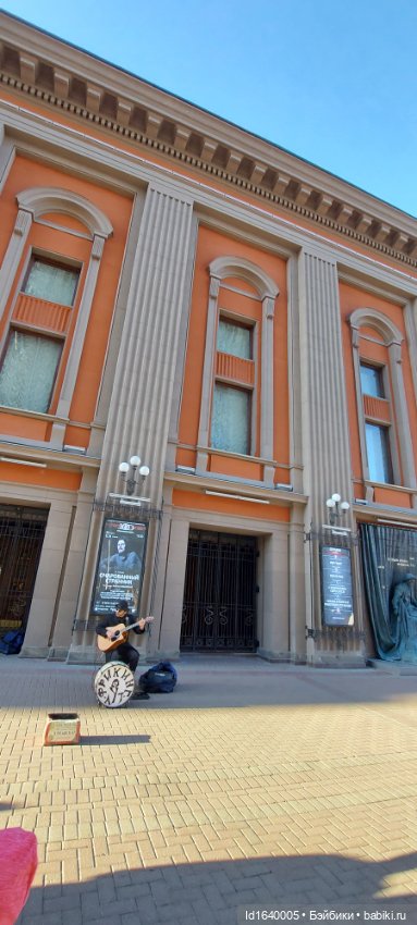 Поэт с Арбата, не любивший говорить о себе. 9 мая День Рождения Булата Окуджавы