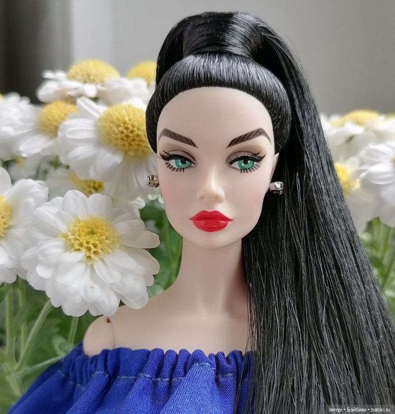 Куколки Poppy Parker + Rayna с цветами