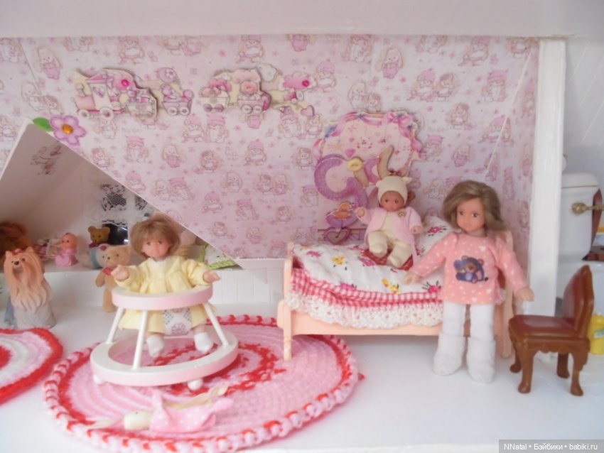 Детки для кукольного домика