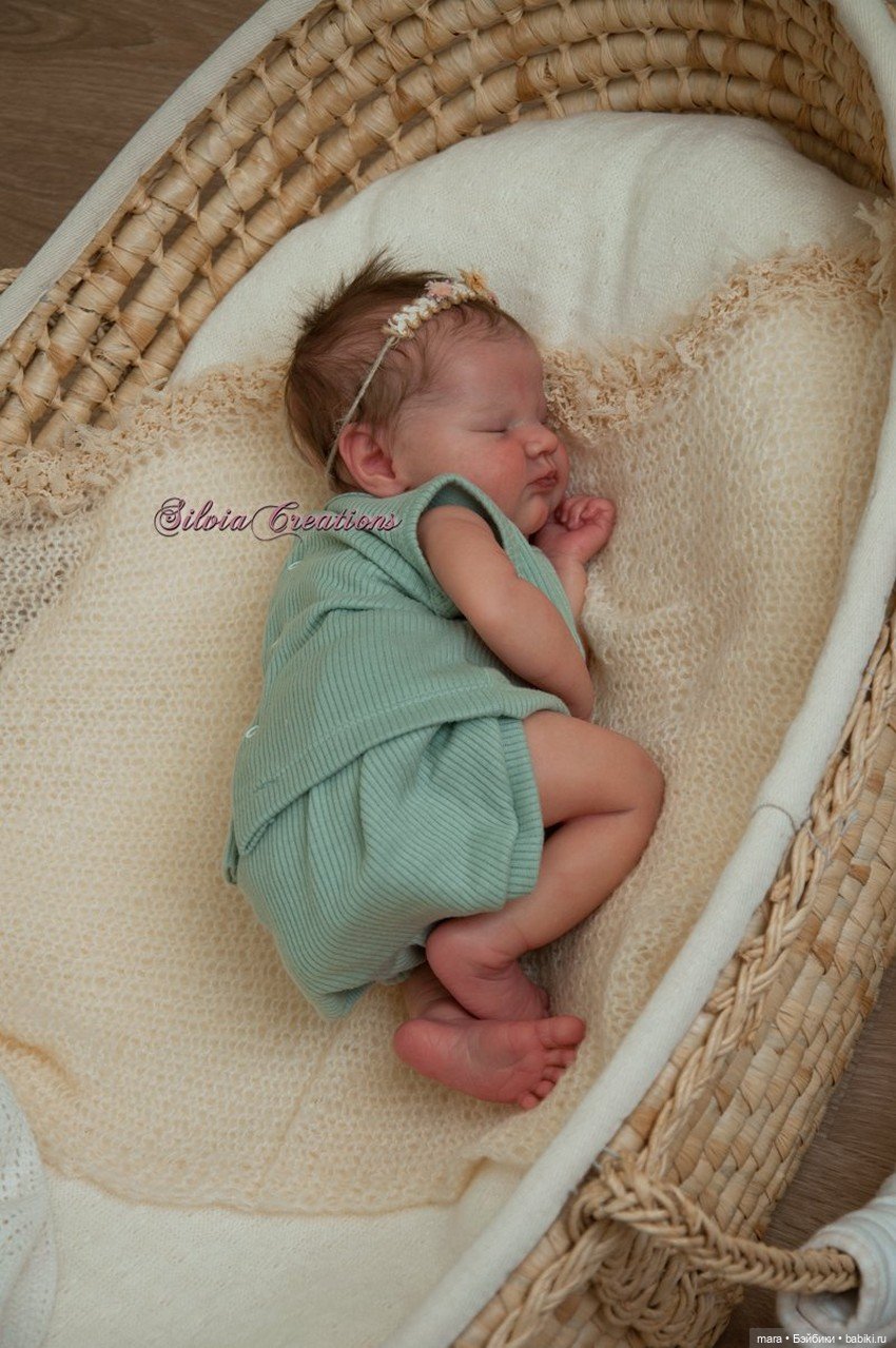 Quinlyn скульпторов Bonnie Brown и Adrie Stoete. автор прототипа Silvia Ezquerra