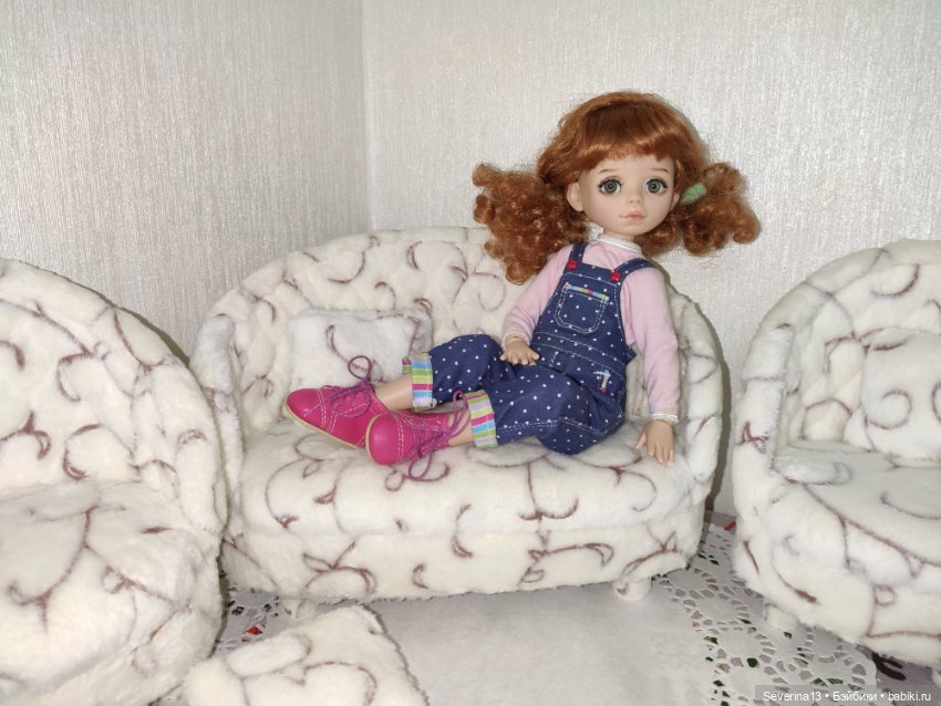 Мебель всякая важна, мебель каждому нужна