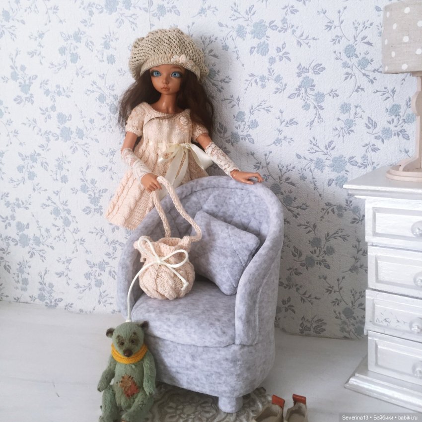 Мебель всякая важна, мебель каждому нужна