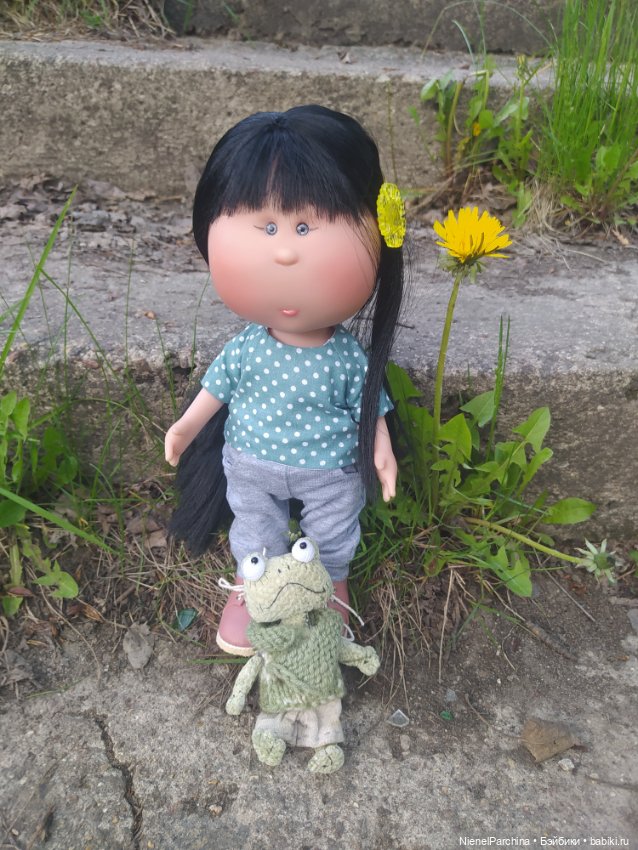 Ёсико и одуванчики, жёлтое, зелёное, май