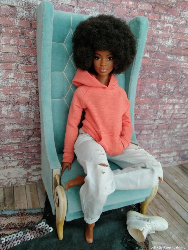 Три года я шью джинсы на кукол