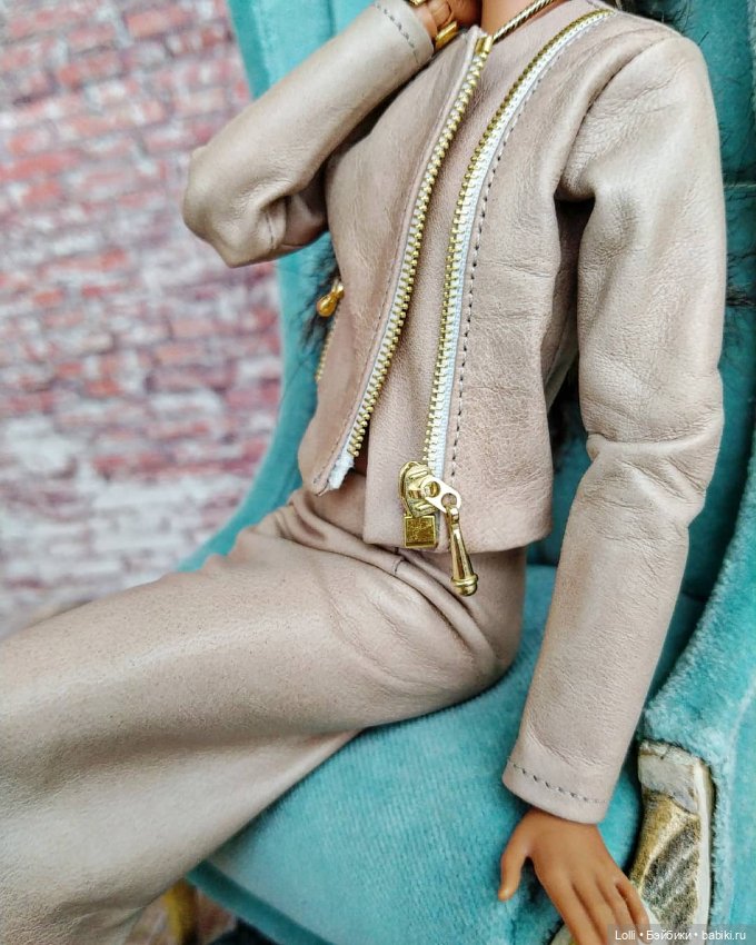 Три года я шью джинсы на кукол