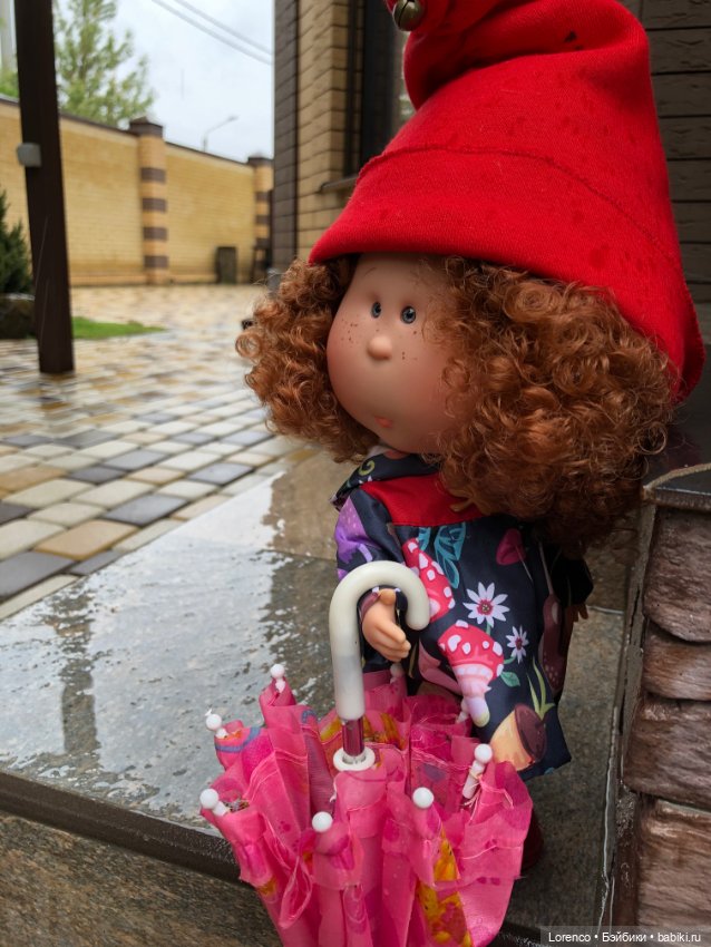 Дождливый день — Куклы Nines d'Onil (Нинес): Миа (Mia)