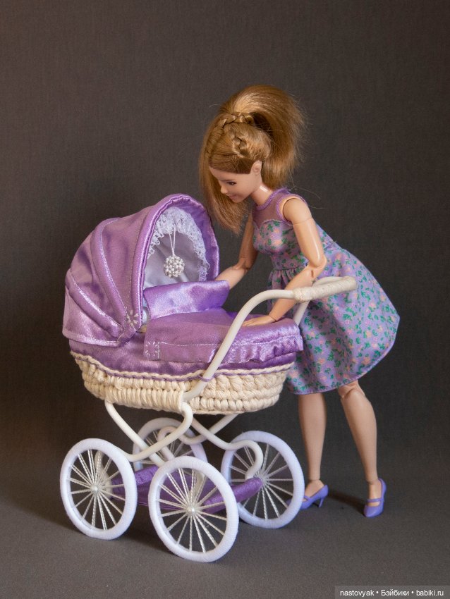 Сиреневый это мальчику или девочке? Коляска для кукол 1:6 (фото 6)