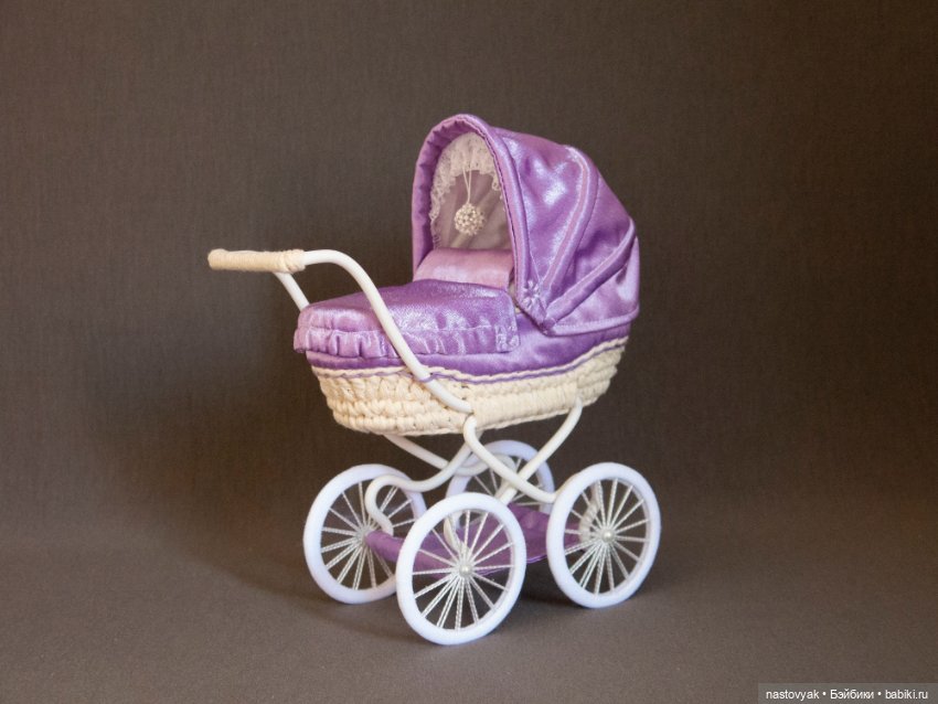 Сиреневый это мальчику или девочке? Коляска для кукол 1:6 (фото 2)
