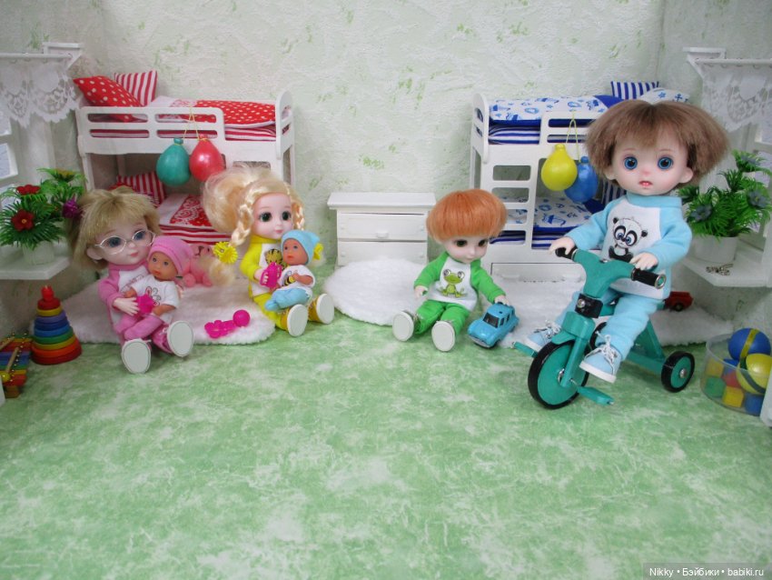 Куклы тоже играют в дочки-матери (фото 7)