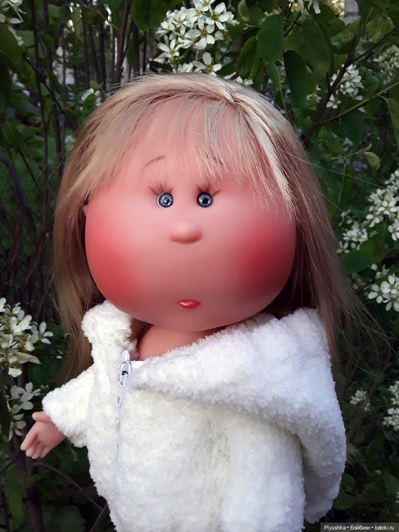 Новая булочка — Куклы Nines d'Onil (Нинес): Миа (Mia) (фото 3)