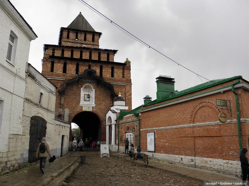 Коломна и Странная Компания в мае