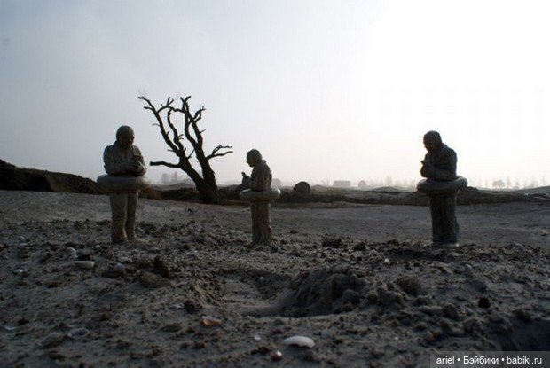 Миниатюрные человечки от Исаака Кордала (Isaac Cordal) (фото 8)