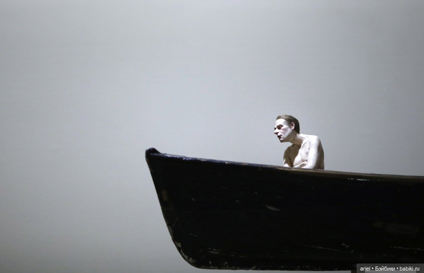 Гиперреалистичные скульптуры Рона Мьюека, поражающие своими размерами (фото 4)